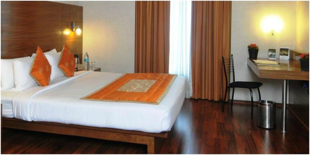 Vits Hotel Pune Exterior photo