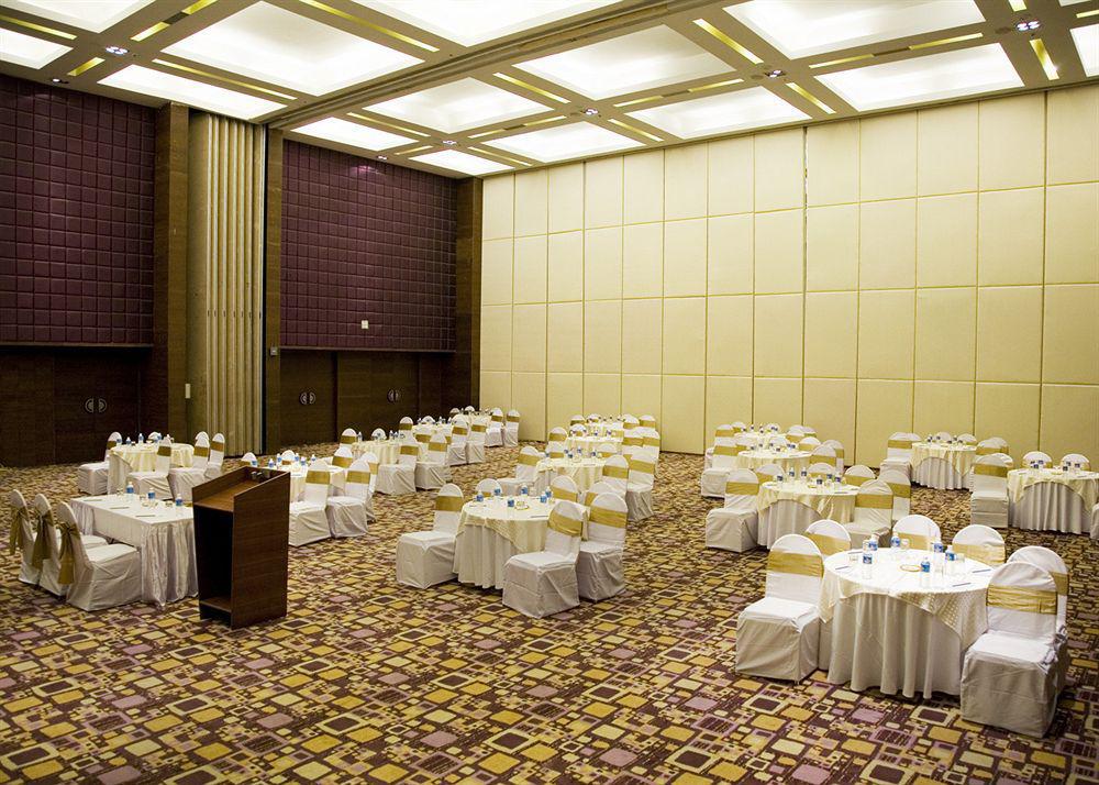 Vits Hotel Pune Restaurant photo
