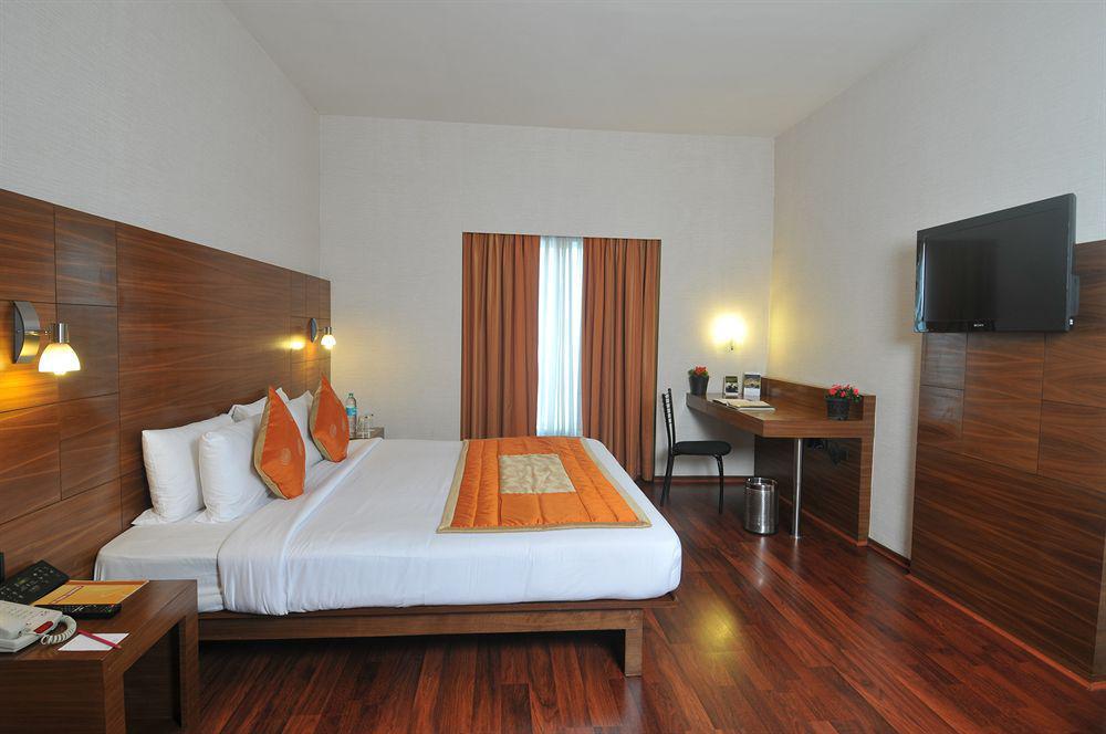 Vits Hotel Pune Exterior photo